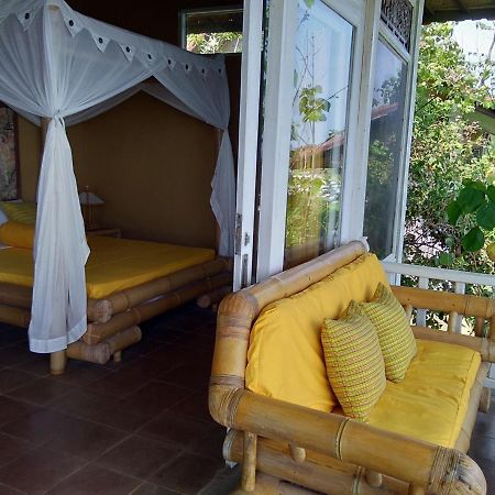 Stairway To Heaven Bungalows And Restaurant Amed Екстериор снимка